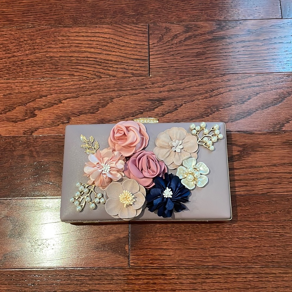 Milisente purple flower clutch
